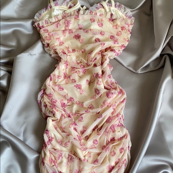 Dress - Picture 4 of 4